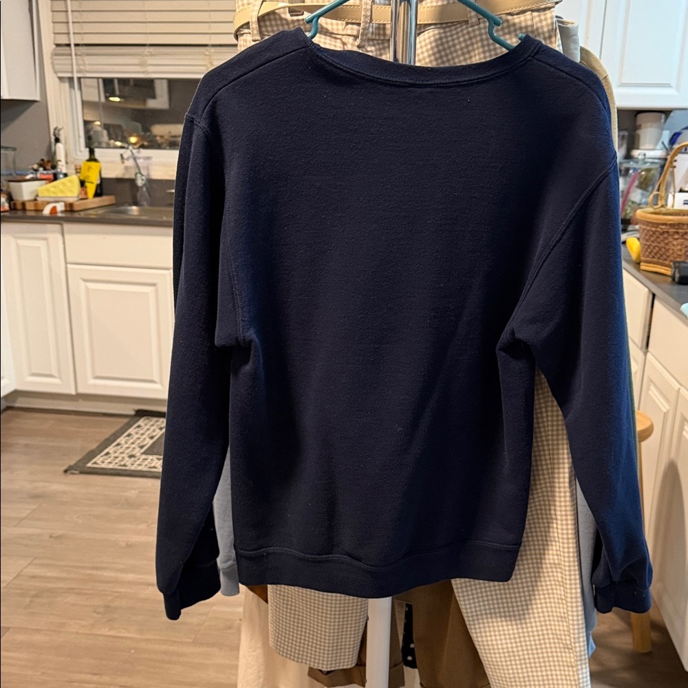 Vintage 2009 -Navy The Cheesecake Factory Sweatshirt - Picture 4 of 5